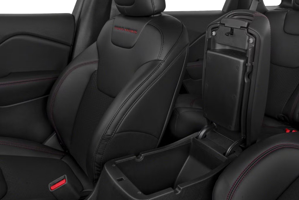Photo 7 of this JEEP CHEROKEE