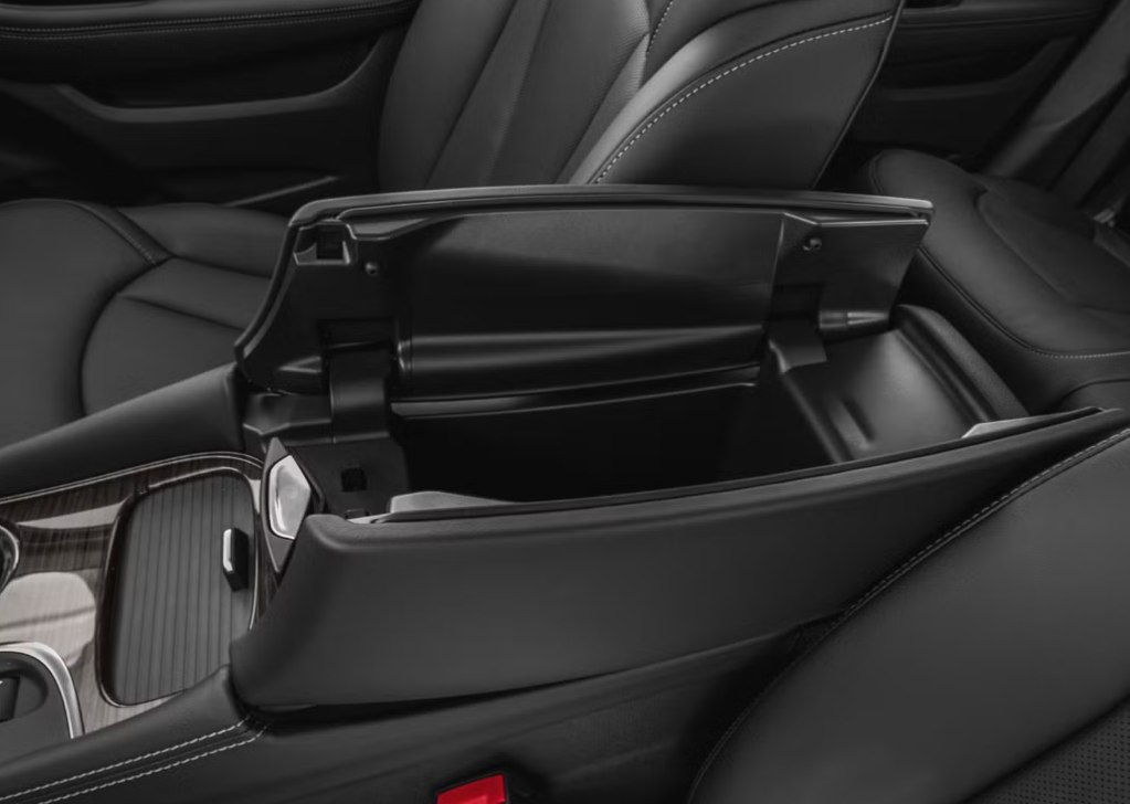 Photo 7 of this BUICK ENVISION