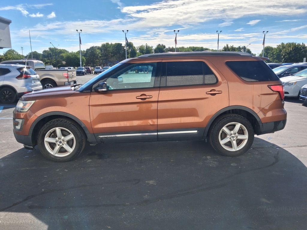 Photo 2 of this FORD EXPLORER