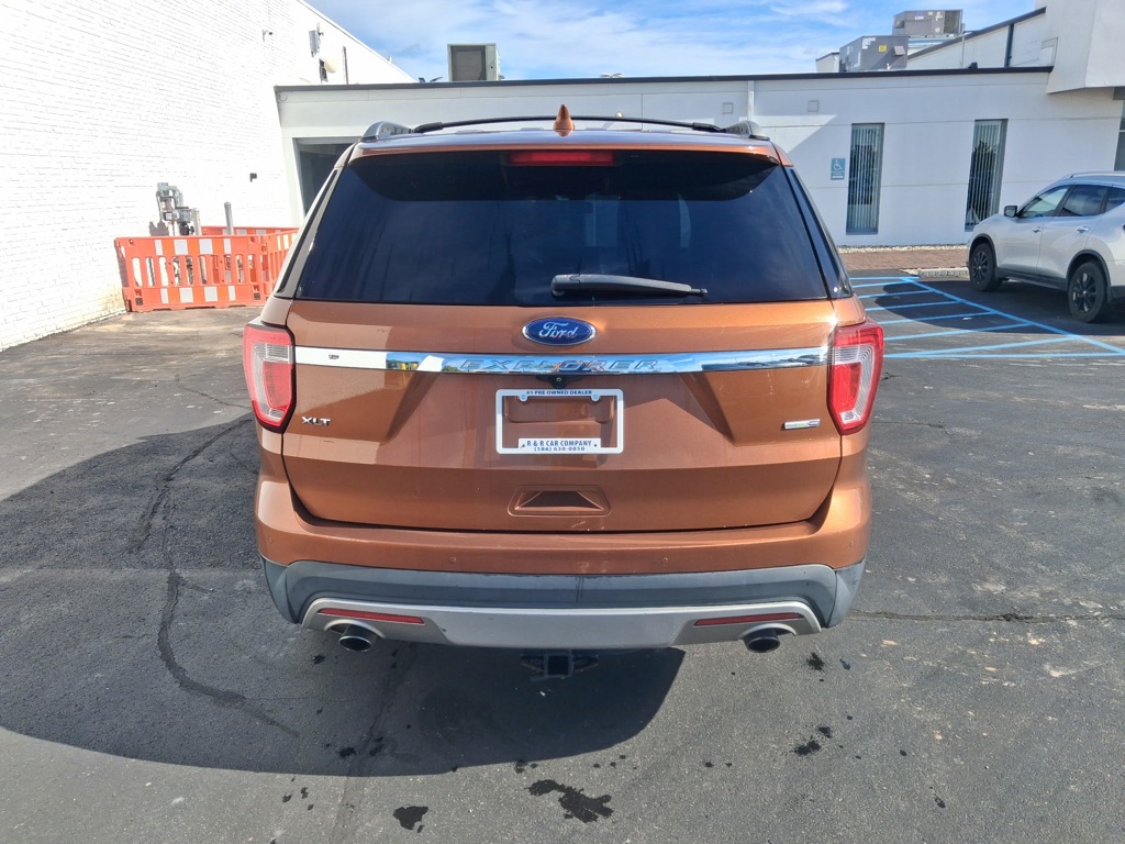 Photo 4 of this FORD EXPLORER