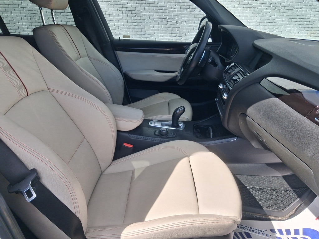 Photo 9 of this BMW X3