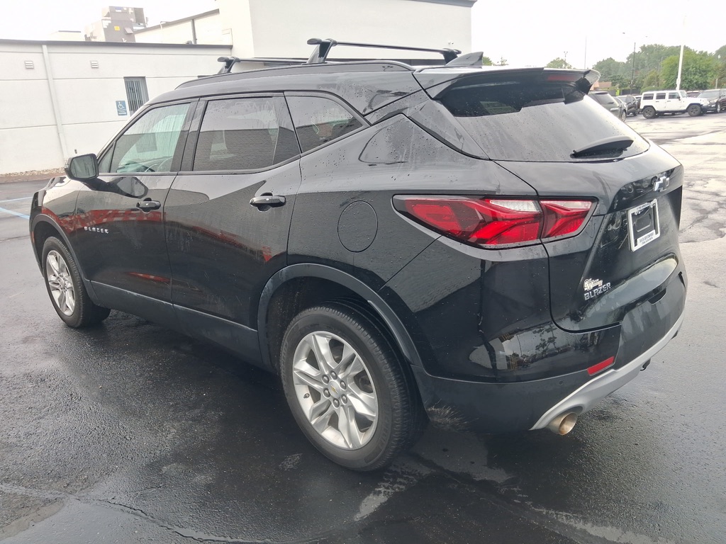 Photo 3 of this CHEVROLET BLAZER