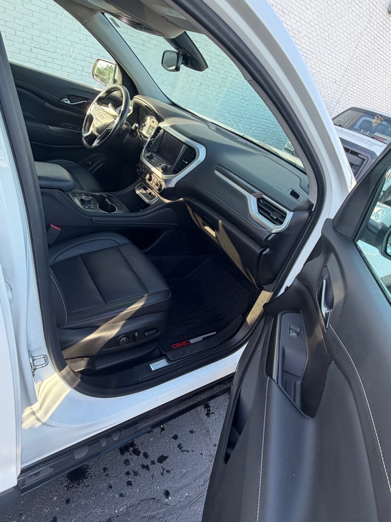 Photo 8 of this GMC ACADIA