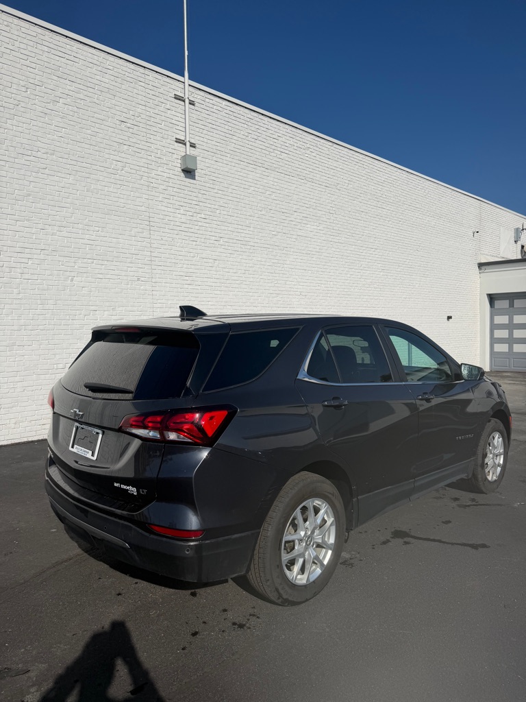 Photo 5 of this CHEVROLET EQUINOX