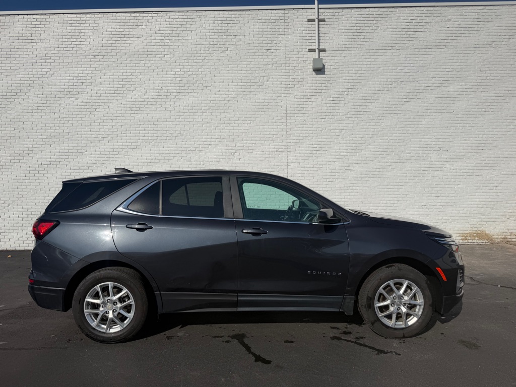 Photo 6 of this CHEVROLET EQUINOX