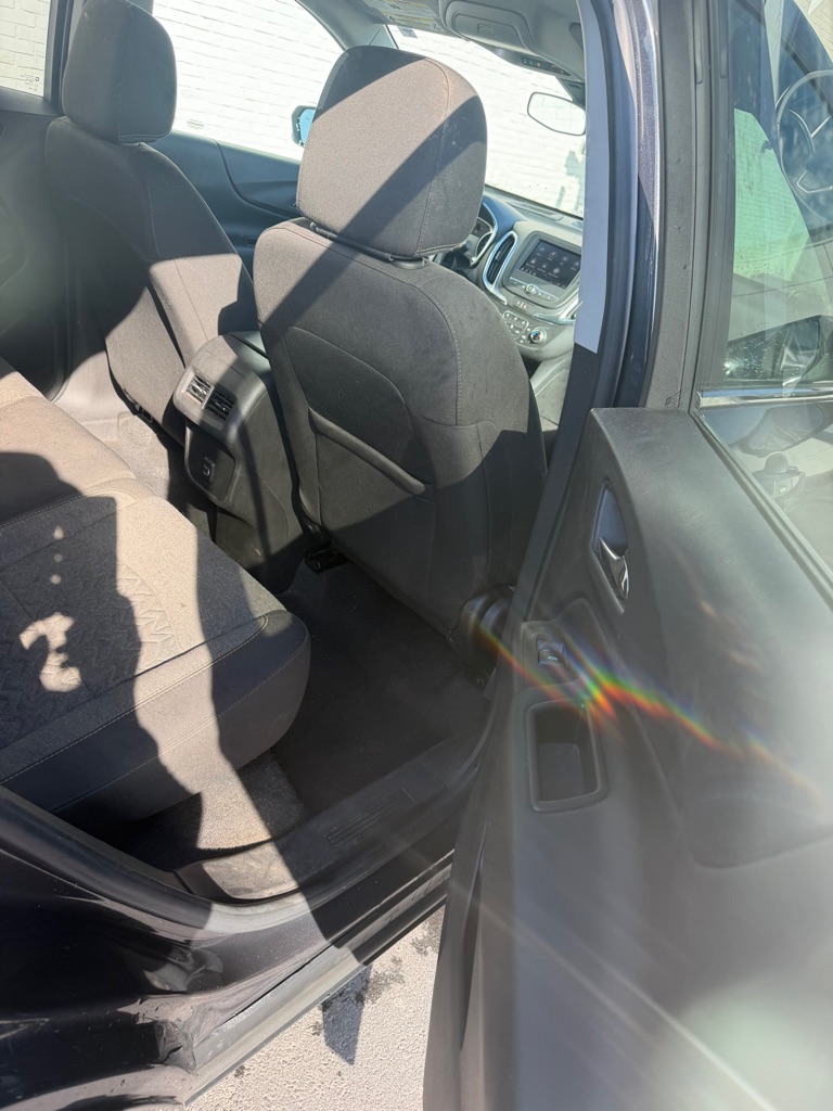 Photo 10 of this CHEVROLET EQUINOX