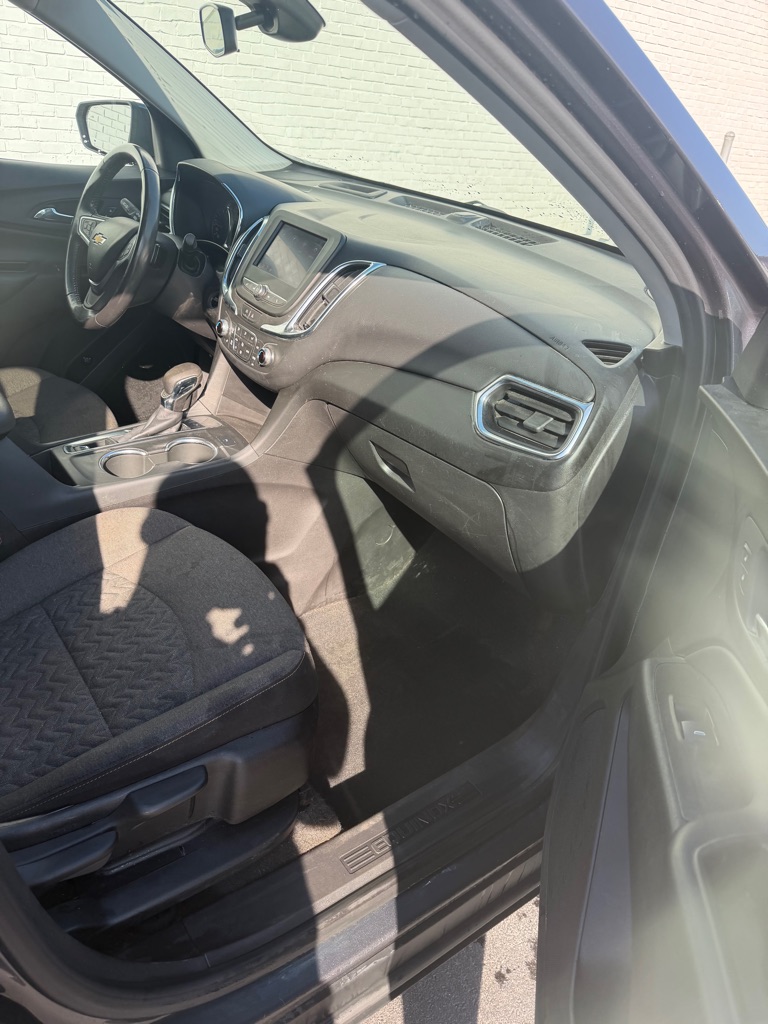 Photo 9 of this CHEVROLET EQUINOX