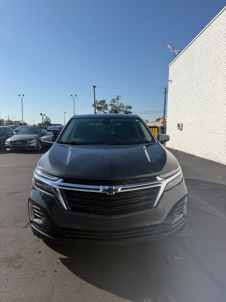 Photo 8 of this CHEVROLET EQUINOX