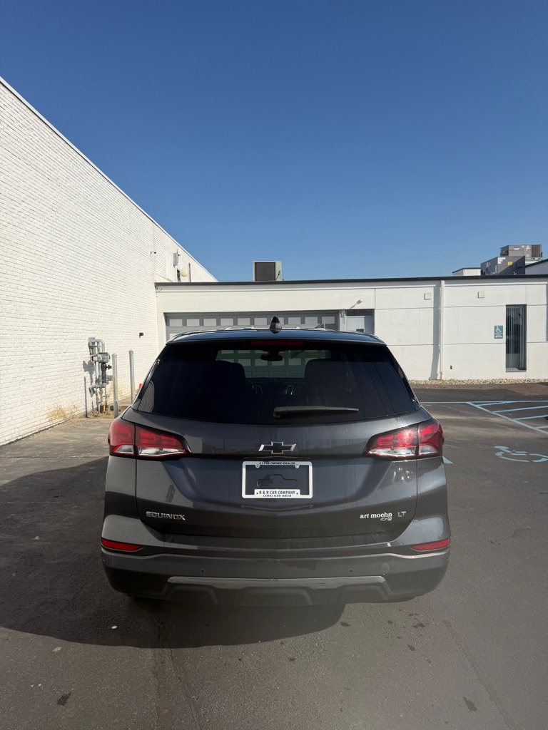 Photo 4 of this CHEVROLET EQUINOX