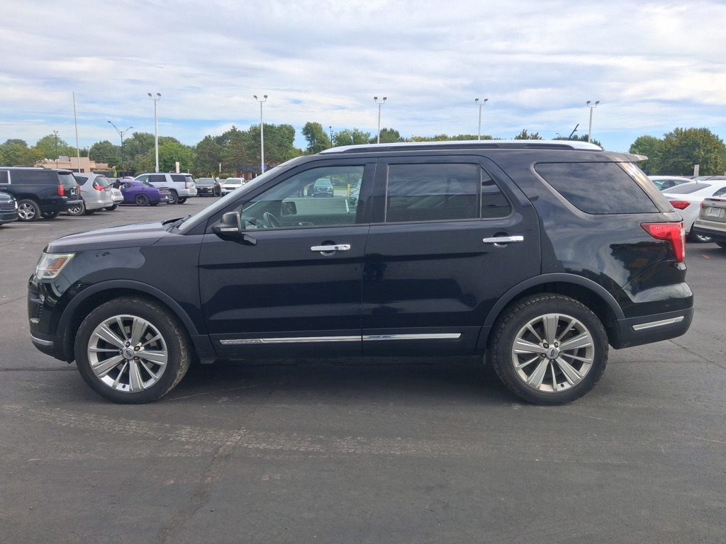 Photo 2 of this FORD EXPLORER