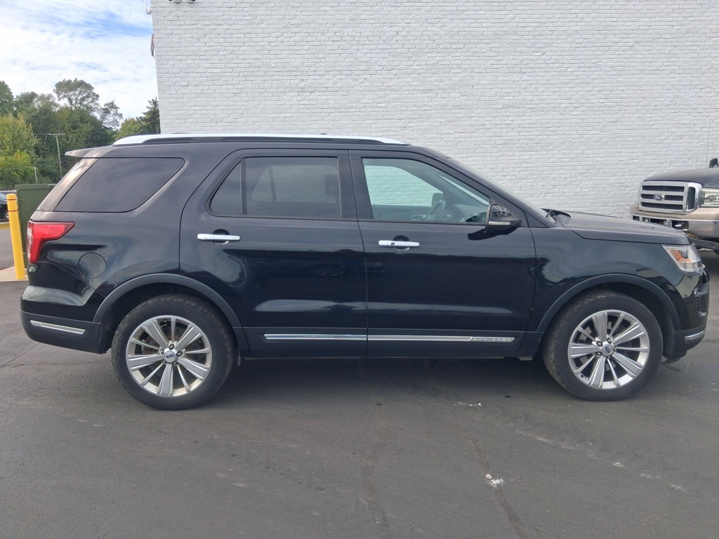 Photo 6 of this FORD EXPLORER