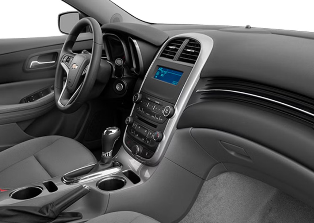 Photo 6 of this CHEVROLET MALIBU