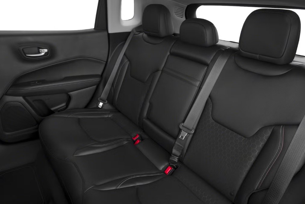 Photo 9 of this JEEP PATRIOT