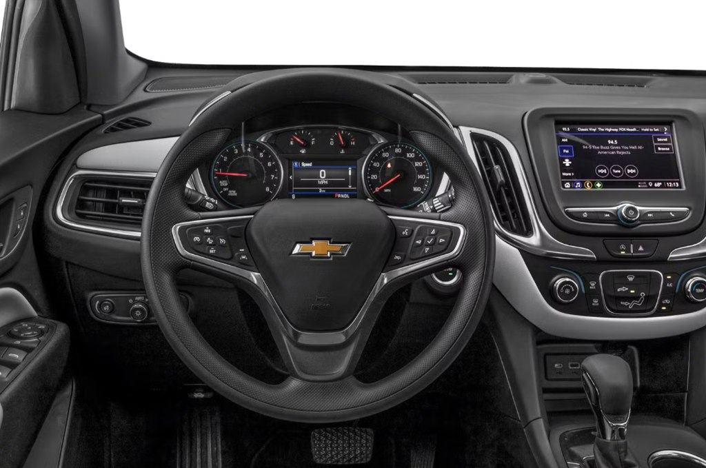 Photo 4 of this CHEVROLET EQUINOX