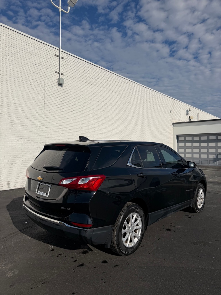 Photo 5 of this CHEVROLET EQUINOX