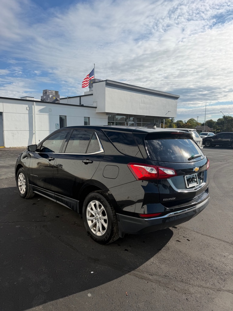 Photo 3 of this CHEVROLET EQUINOX