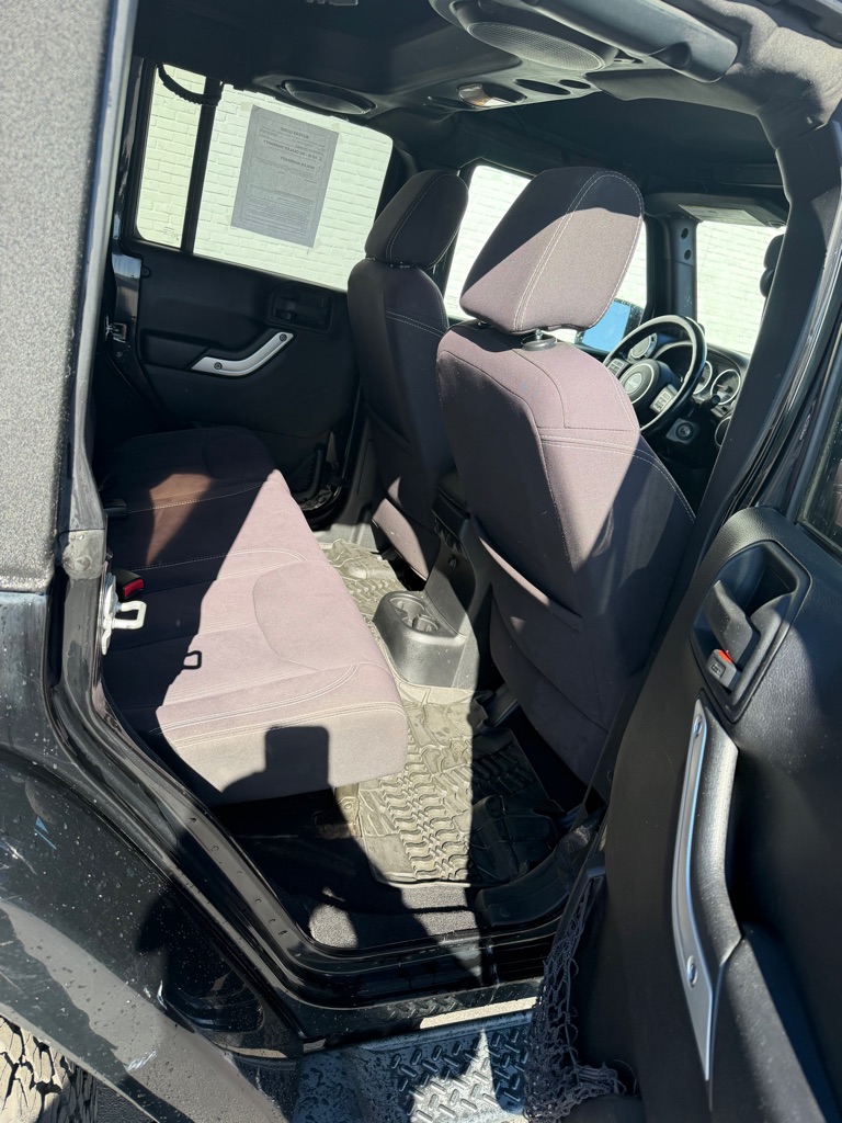 Photo 10 of this JEEP WRANGLER UNLIMI