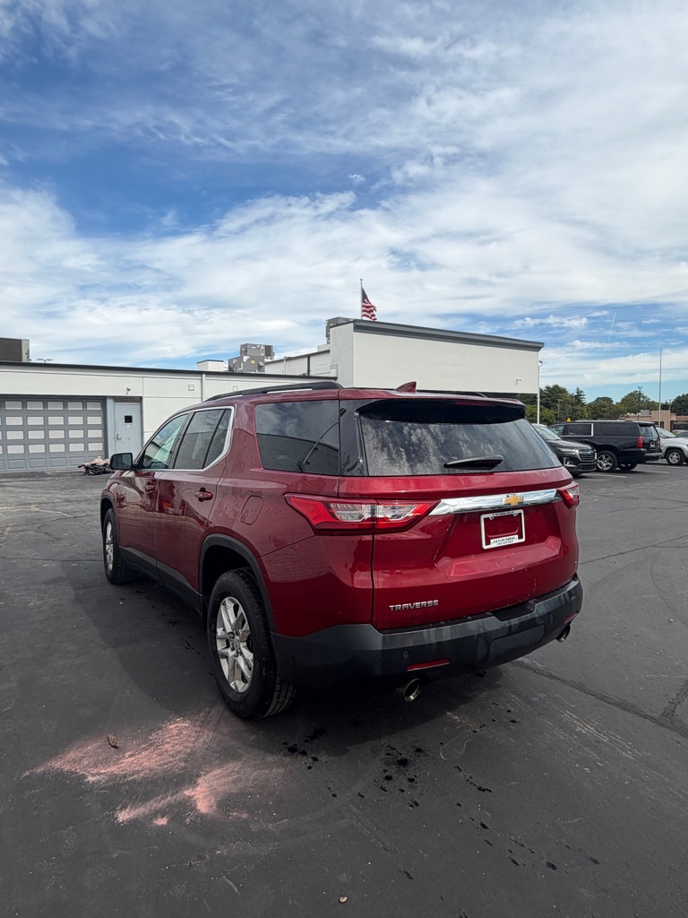 Photo 3 of this CHEVROLET TRAVERSE