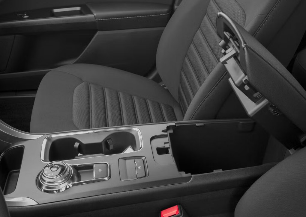 Photo 7 of this FORD FUSION
