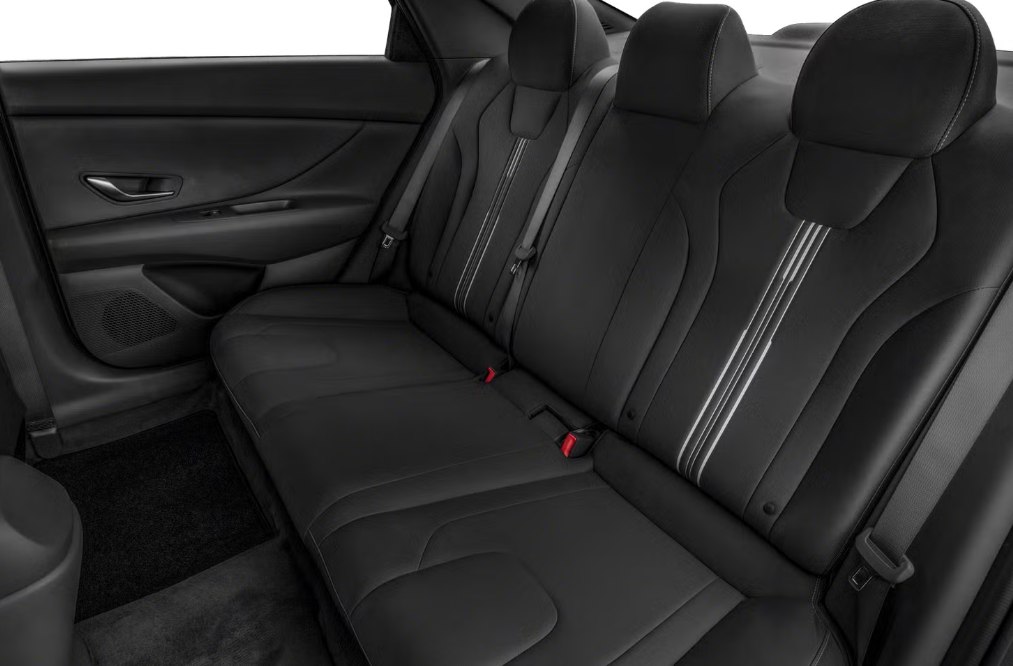 Photo 9 of this HYUNDAI ELANTRA