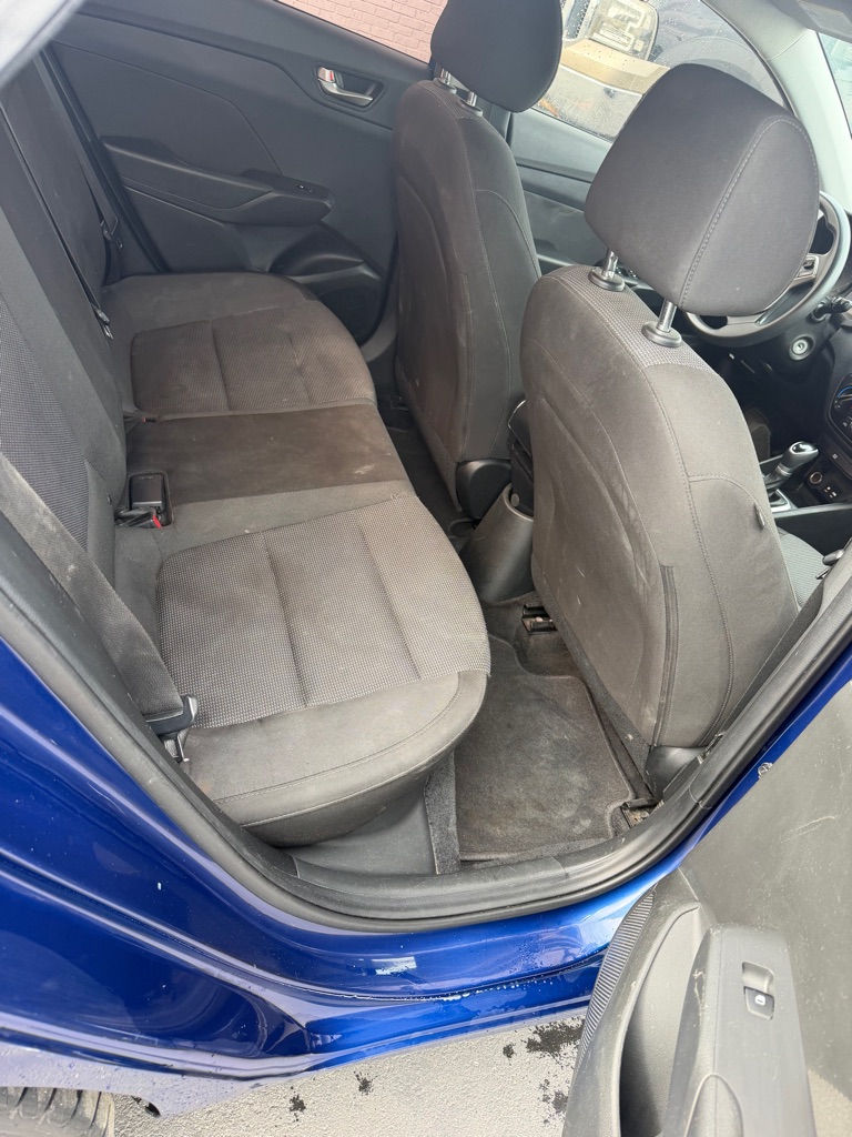 Photo 10 of this HYUNDAI ACCENT