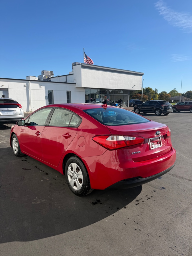 Photo 3 of this KIA FORTE