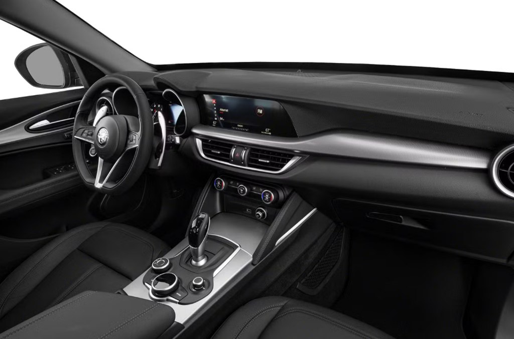Photo 6 of this ALFA ROMEO STELVIO