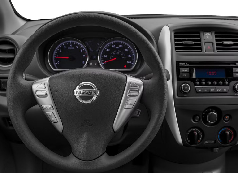 Photo 4 of this NISSAN VERSA