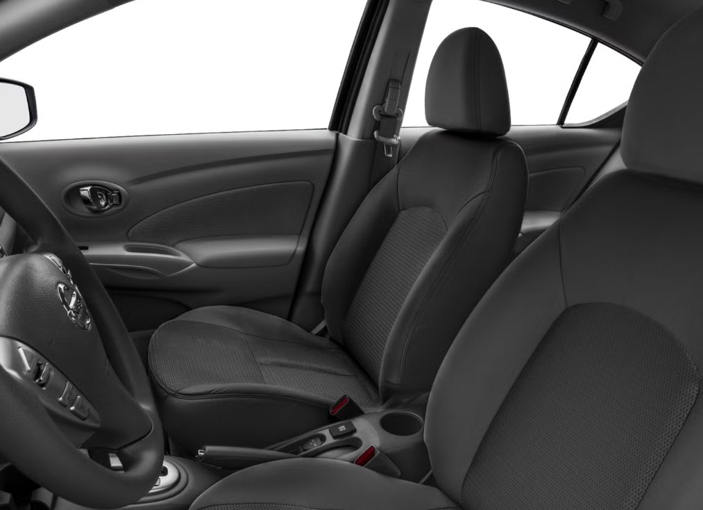 Photo 8 of this NISSAN VERSA
