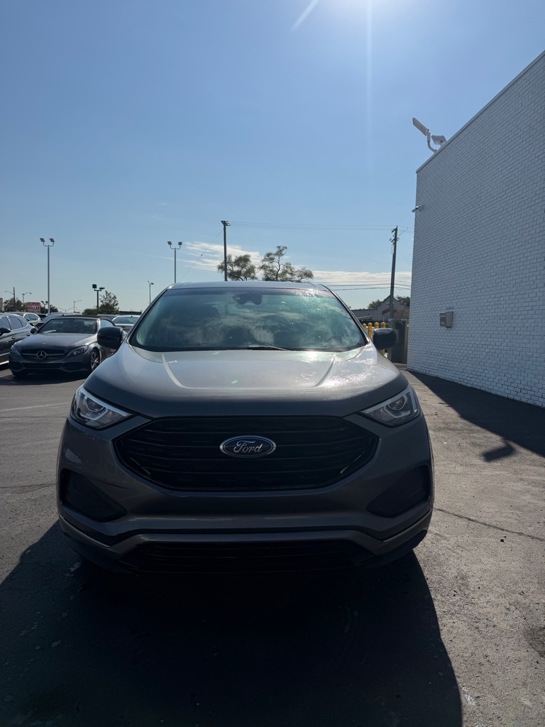 Photo 8 of this FORD EDGE