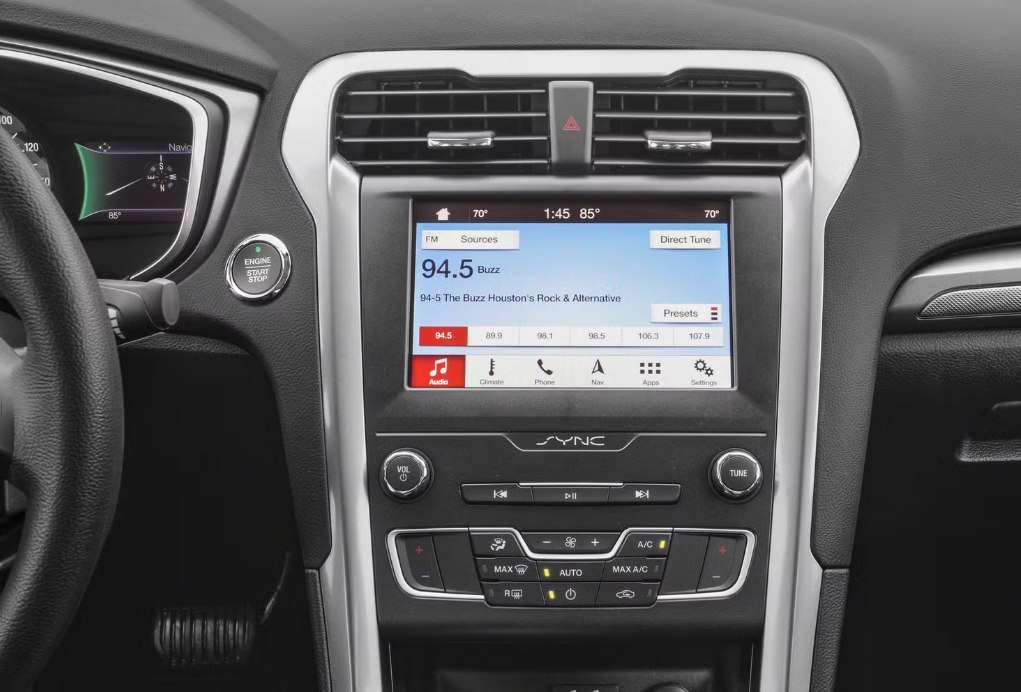 Photo 5 of this FORD FUSION
