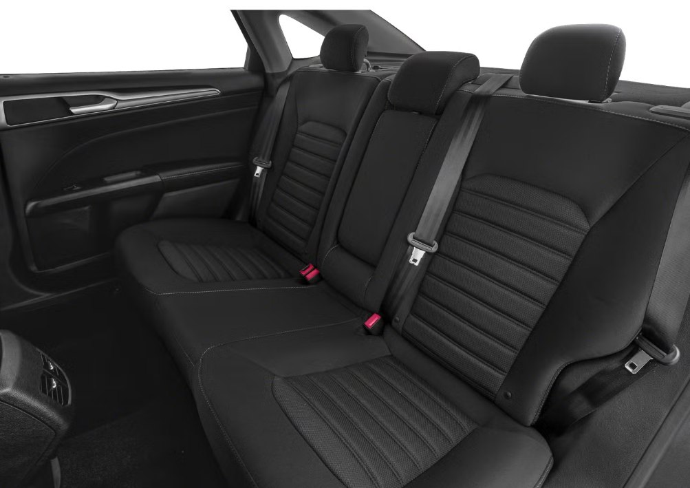 Photo 9 of this FORD FUSION