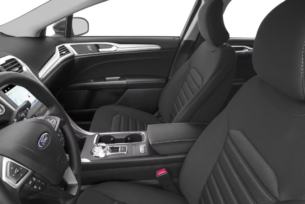 Photo 8 of this FORD FUSION