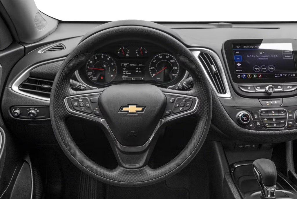 Photo 4 of this CHEVROLET MALIBU