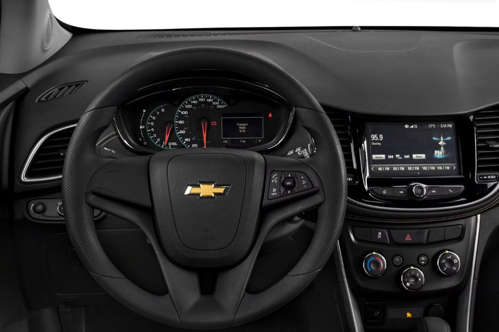 Photo 4 of this CHEVROLET TRAX