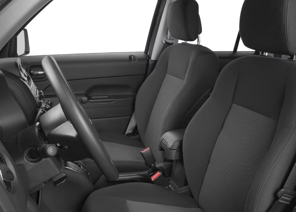 Photo 8 of this JEEP PATRIOT