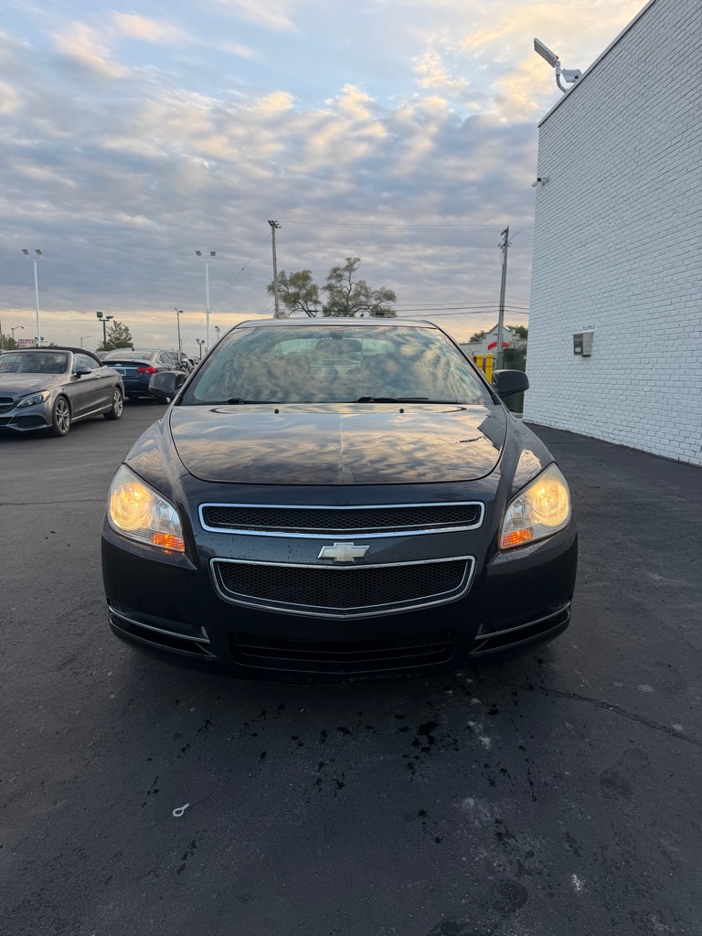 Photo 8 of this CHEVROLET MALIBU