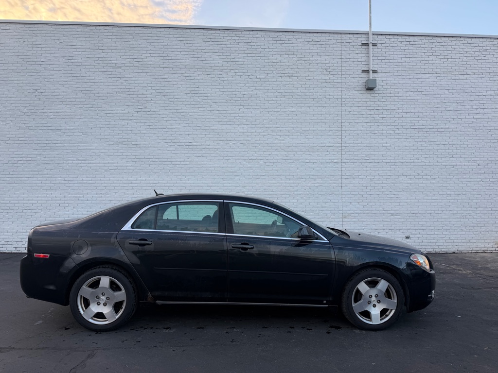 Photo 6 of this CHEVROLET MALIBU