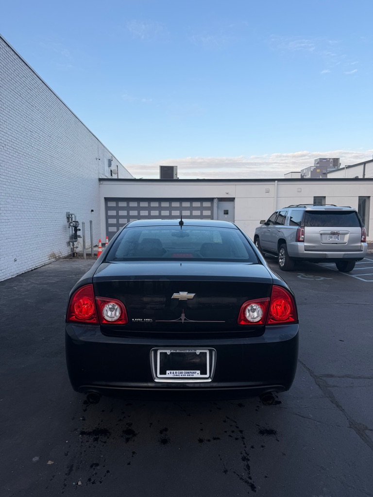 Photo 4 of this CHEVROLET MALIBU