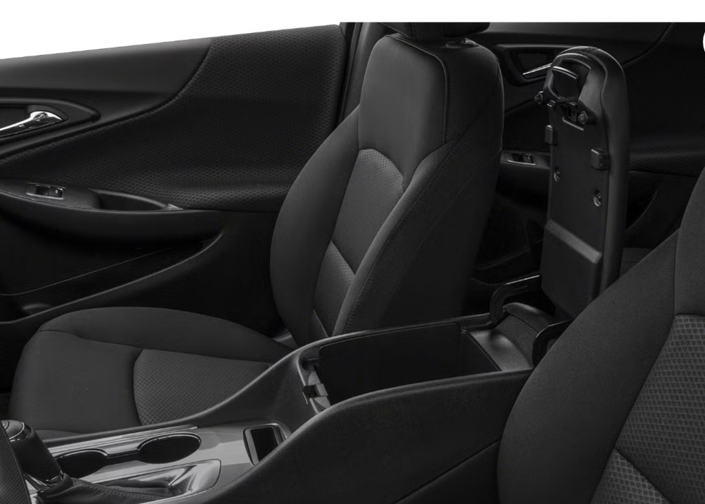 Photo 18 of this CHEVROLET MALIBU