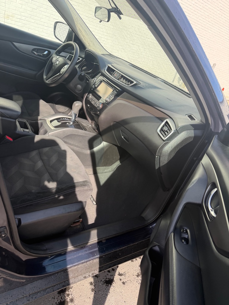 Photo 9 of this NISSAN ROGUE