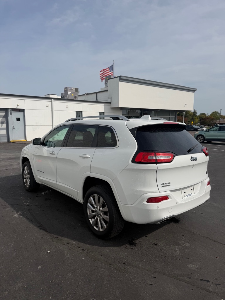Photo 3 of this JEEP CHEROKEE
