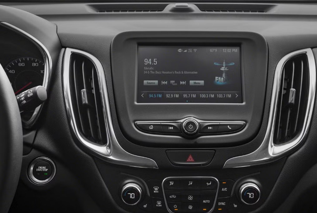Photo 5 of this CHEVROLET EQUINOX