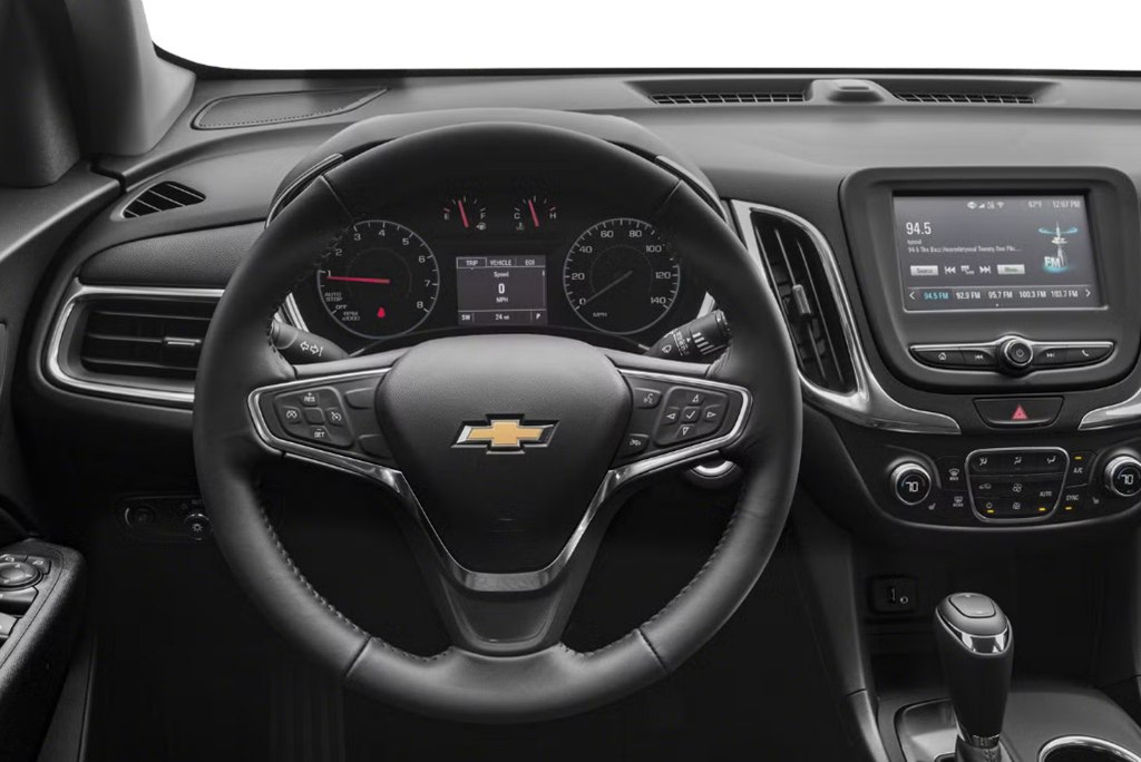 Photo 4 of this CHEVROLET EQUINOX