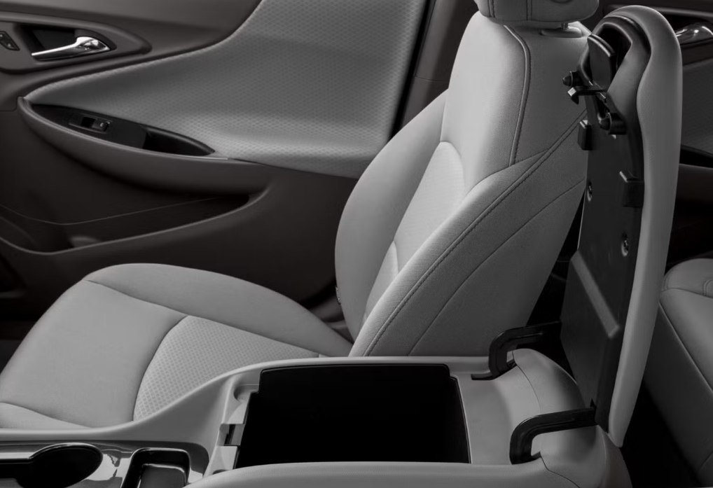 Photo 7 of this CHEVROLET MALIBU
