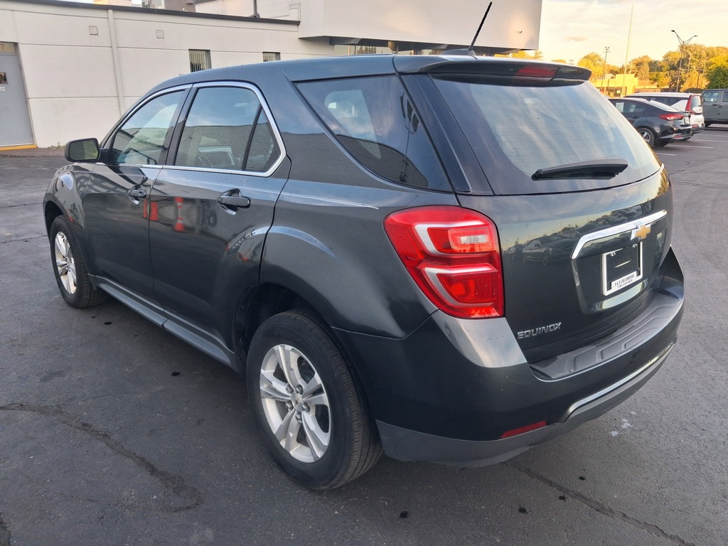 Photo 3 of this CHEVROLET EQUINOX