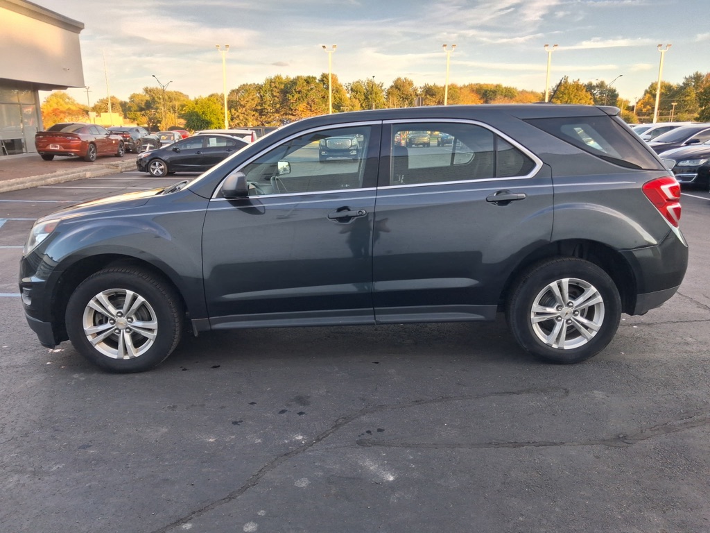 Photo 2 of this CHEVROLET EQUINOX