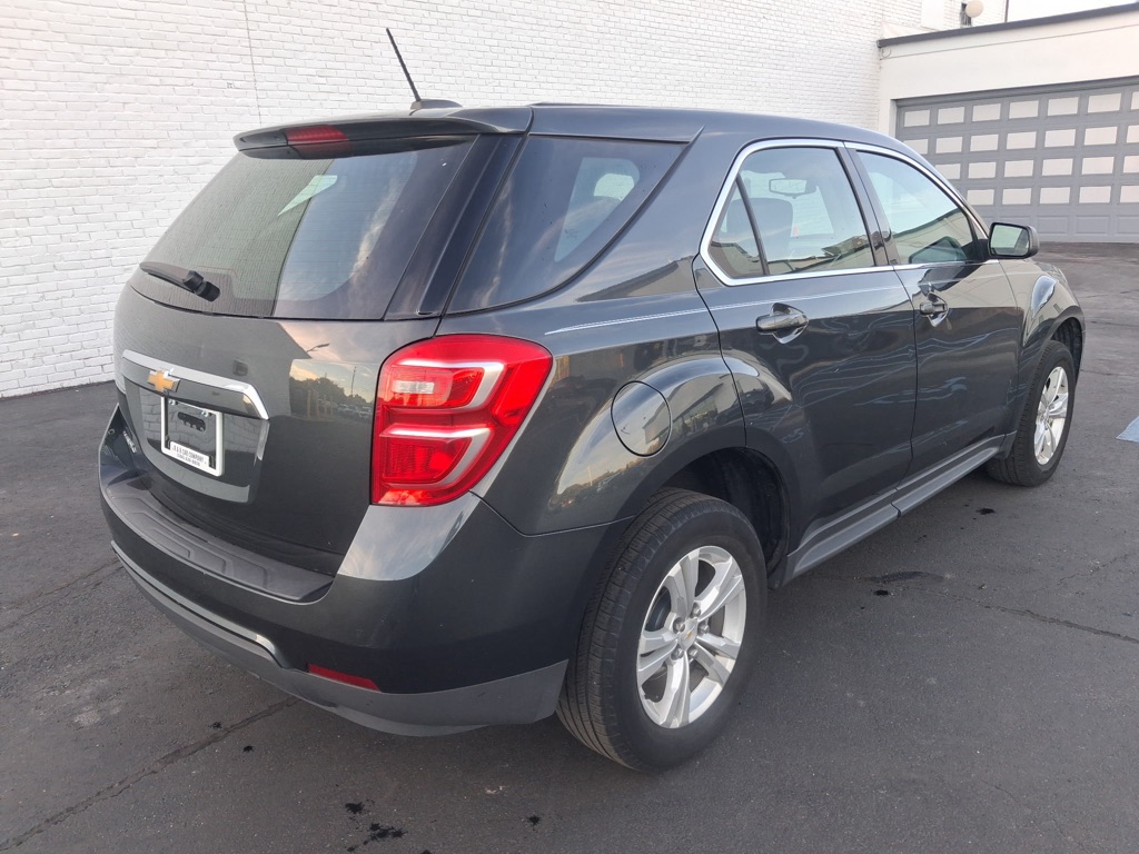 Photo 5 of this CHEVROLET EQUINOX