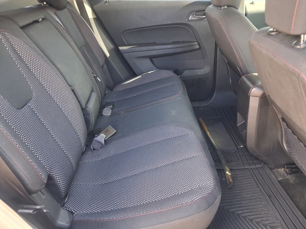 Photo 10 of this CHEVROLET EQUINOX