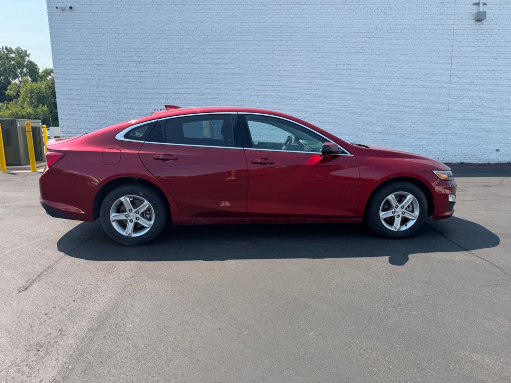 Photo 6 of this CHEVROLET MALIBU